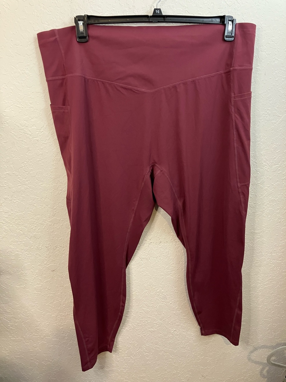 🆕 HALARA Ultra-sculpt High-Waist Tummy control 7/8 Leggings with Side Pockets